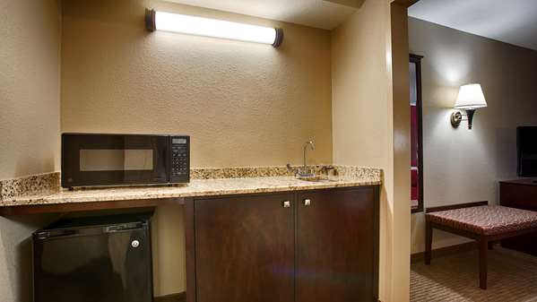  - Best Western of Alexandria Inn & Suites & Conference Center - I-49, Exit 86
