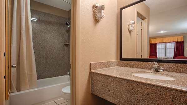  - Best Western Delhi Inn - I-20, Exit 153