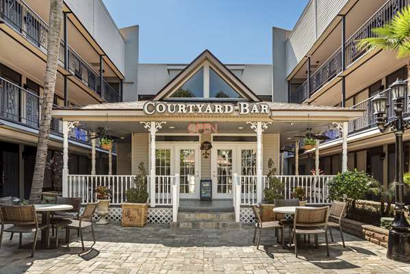 Bar - Best Western Plus Westbank Hotel Harvey