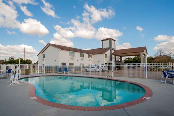 Pool - Best Western Hotel Ville Platte
