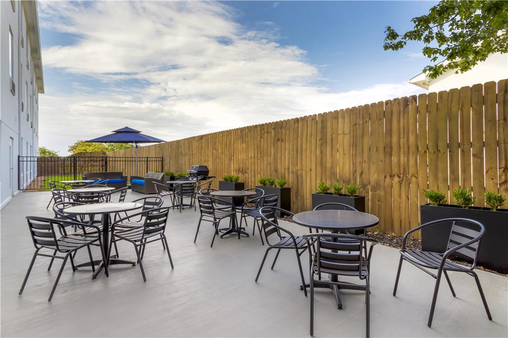 Best Western Plus Executive Hotel & Suites-guestroom-Guest Room,Guest Room Amenity,On-Site.jpg