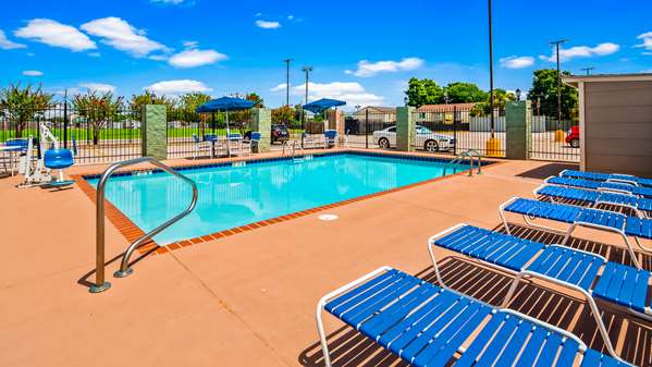 Pool - Best Western Bayou Inn Westwego