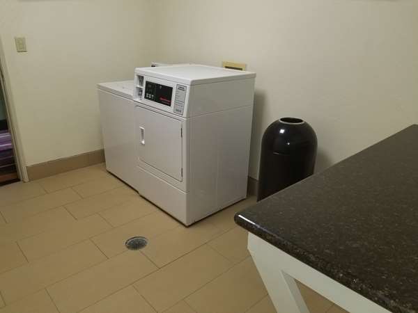 Amenities - Best Western Rayne Inn - I-10, Exit 87