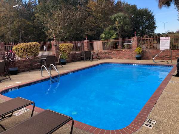 Pool - Best Western Rayne Inn - I-10, Exit 87