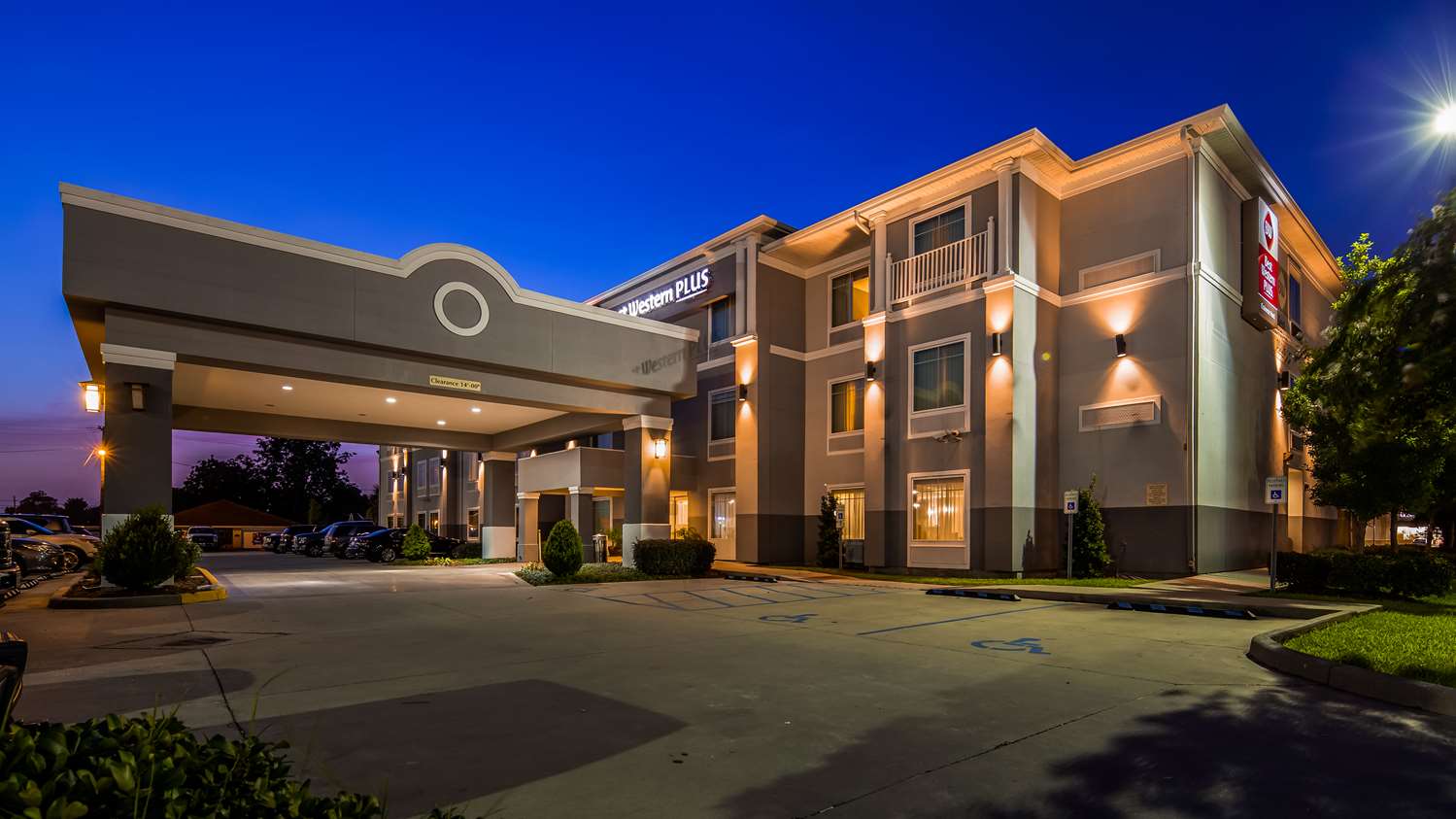 Best Western Plus Chalmette Hotel, LA See Discounts