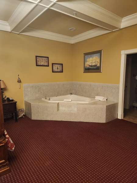 Suite - Best Western White House Inn Bangor - I-95, Exit 180