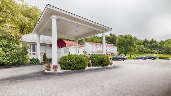 Exterior view - Best Western Inn Freeport