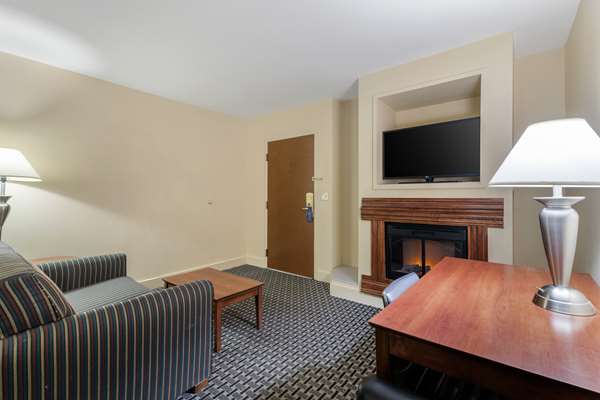 Suite - Best Western Plus Brunswick Hotel