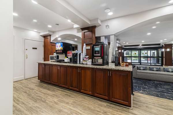 Bar - Best Western Plus Brunswick Hotel