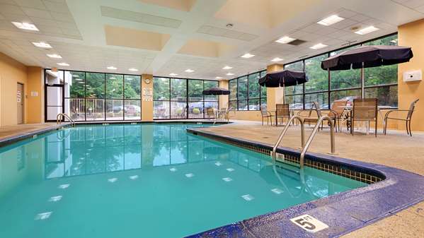 Pool - Best Western Plus Hotel Elkridge