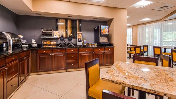 Restaurant - Best Western Plus Hotel Elkridge