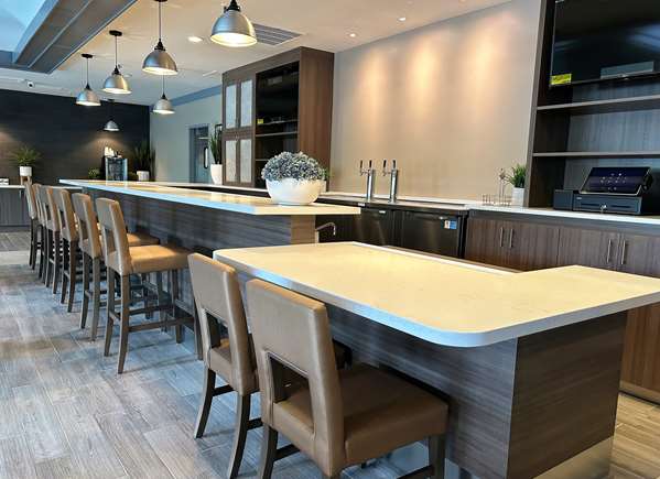 Bar - Best Western Plus Rockville Hotel & Suites