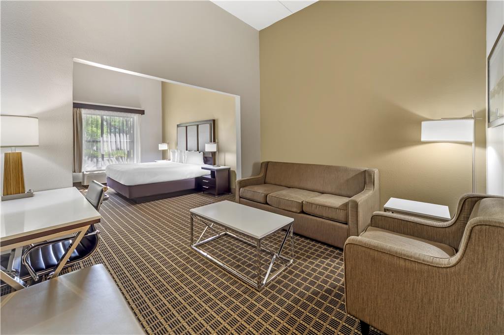 Best Western Chesapeake Bay North Inn-guestroom-Guest Room,On-Site.jpg