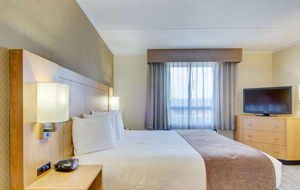 Suite - Best Western Royal Plaza Hotel & Trade Center - I-495, Exit 63B