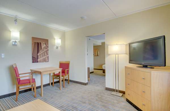 Suite - Best Western Royal Plaza Hotel & Trade Center - I-495, Exit 63B