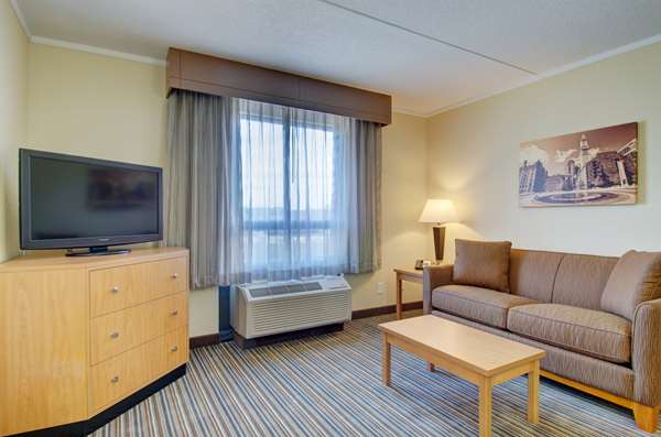 Suite - Best Western Royal Plaza Hotel & Trade Center - I-495, Exit 63B