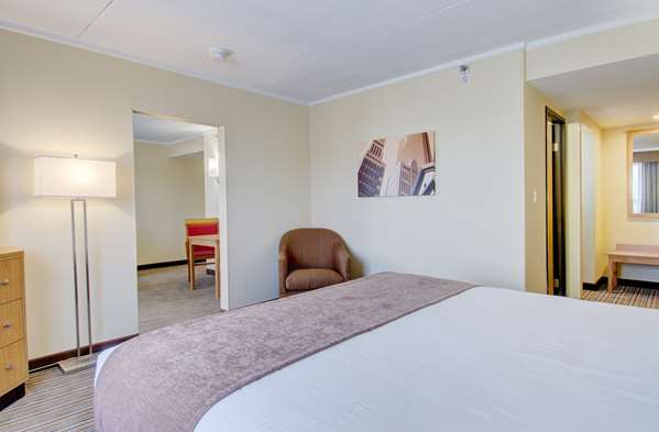 Suite - Best Western Royal Plaza Hotel & Trade Center - I-495, Exit 63B