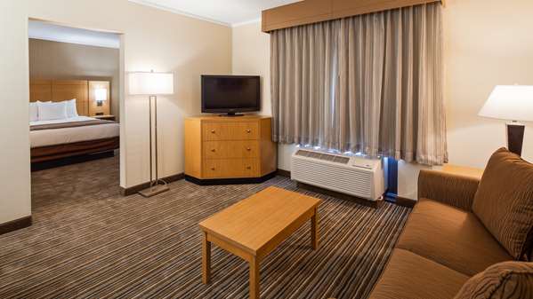 Suite - Best Western Royal Plaza Hotel & Trade Center - I-495, Exit 63B