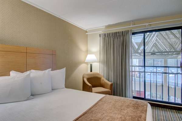  - Best Western Royal Plaza Hotel & Trade Center - I-495, Exit 63B