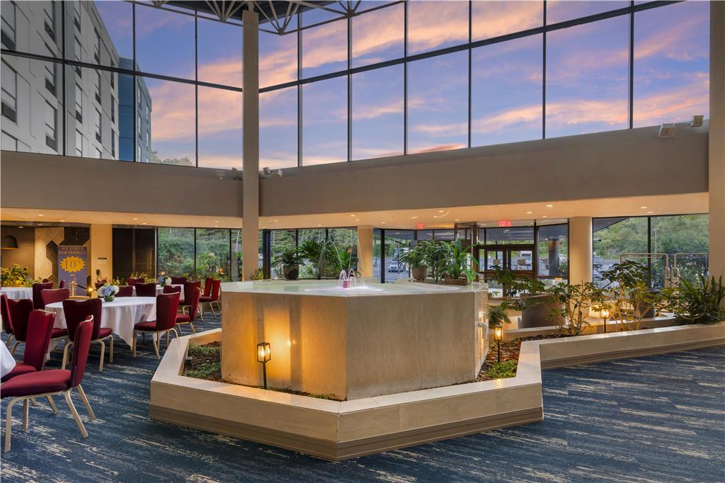 Best Western Royal Plaza Htl & Trade Ctr