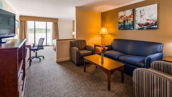 Suite - Best Western Adams Inn Quincy - I-93, Exit 12