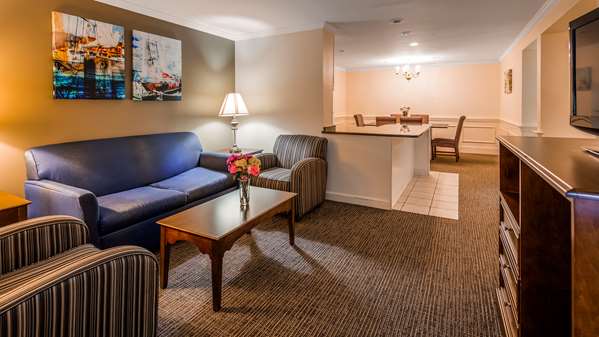 Suite - Best Western Adams Inn Quincy - I-93, Exit 12