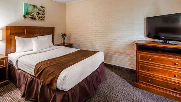  - Best Western Adams Inn Quincy - I-93, Exit 12