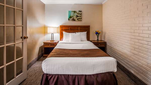  - Best Western Adams Inn Quincy - I-93, Exit 12