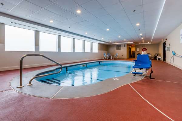 Pool - Best Western Dartmouth Inn