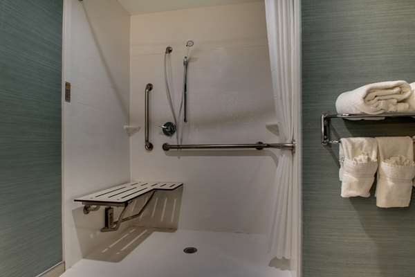  - Best Western Plus New Englander Hotel Woburn - I-93, Exit 27