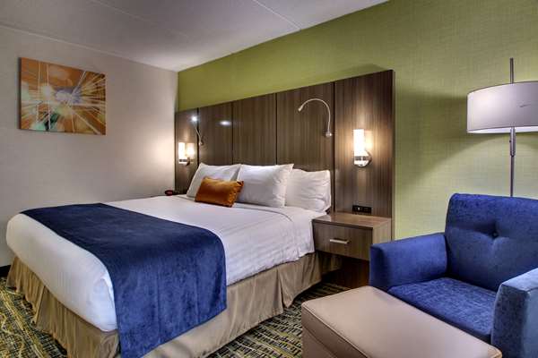  - Best Western Plus New Englander Hotel Woburn - I-93, Exit 27