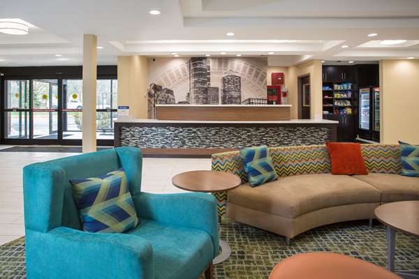  - Best Western Plus New Englander Hotel Woburn - I-93, Exit 27
