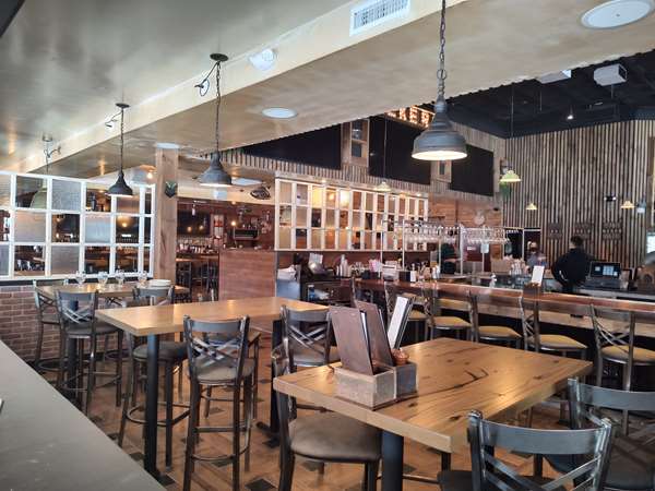 Restaurant - Best Western Plus New Englander Hotel Woburn - I-93, Exit 27