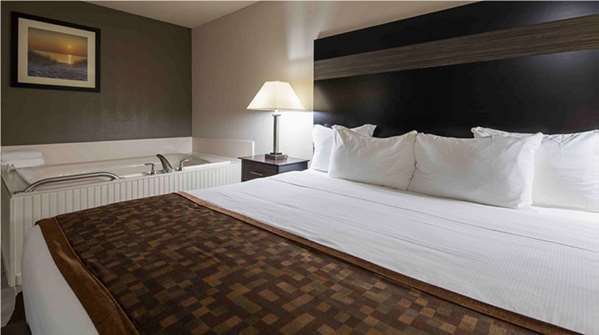  - Best Western Beacon Inn Grand Haven