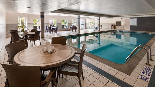 Pool - Best Western Beacon Inn Grand Haven
