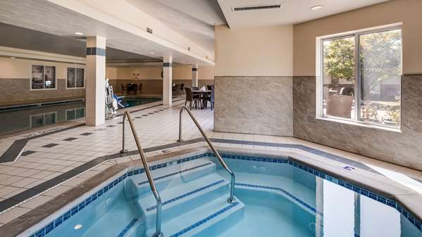 Pool - Best Western Beacon Inn Grand Haven