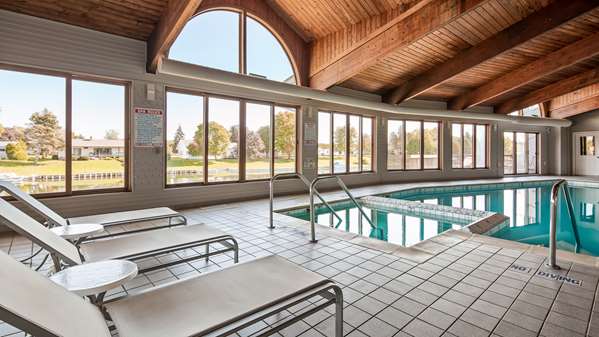Pool - Best Western River Terrace Inn Cheboygan