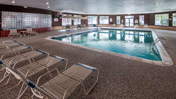 Pool - Best Western Greenfield Inn Allen Park