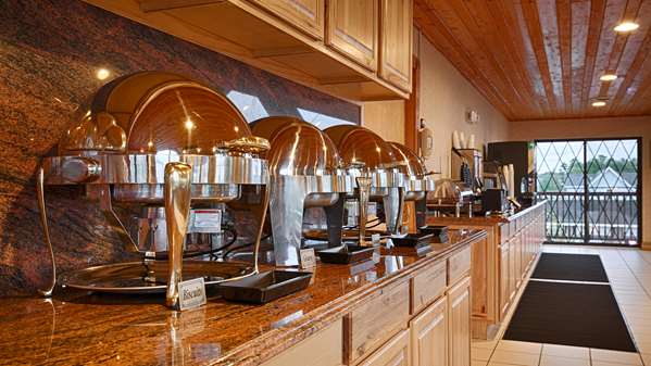 Restaurant - Best Western Plus Dockside Waterfront Inn Mackinaw City - I-75, Exit 338