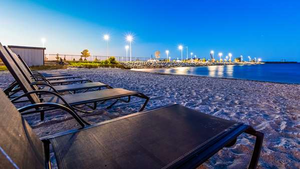 Beach - Best Western Plus Dockside Waterfront Inn Mackinaw City - I-75, Exit 338