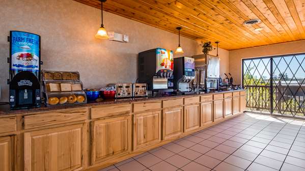 Restaurant - Best Western Plus Dockside Waterfront Inn Mackinaw City - I-75, Exit 338