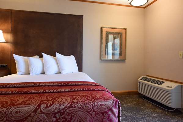  - Best Western Plus Dockside Waterfront Inn Mackinaw City - I-75, Exit 338