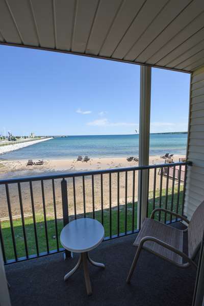  - Best Western Plus Dockside Waterfront Inn Mackinaw City - I-75, Exit 338