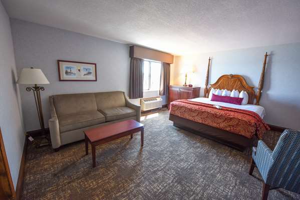  - Best Western Plus Dockside Waterfront Inn Mackinaw City - I-75, Exit 338