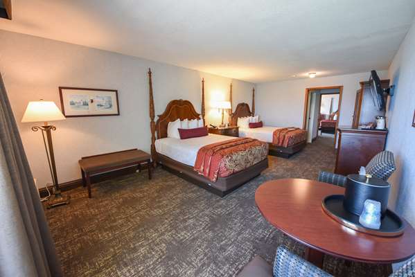  - Best Western Plus Dockside Waterfront Inn Mackinaw City - I-75, Exit 338