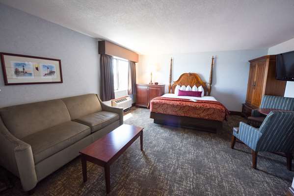  - Best Western Plus Dockside Waterfront Inn Mackinaw City - I-75, Exit 338