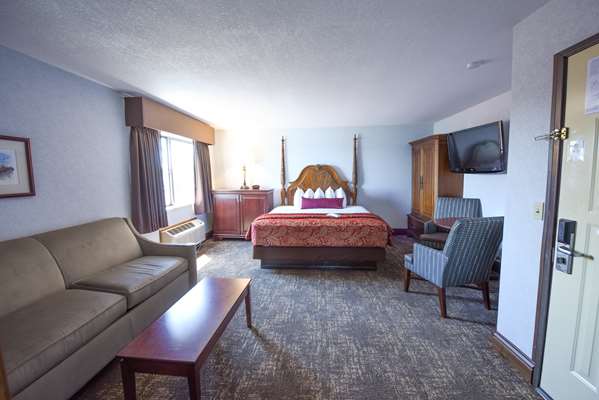  - Best Western Plus Dockside Waterfront Inn Mackinaw City - I-75, Exit 338