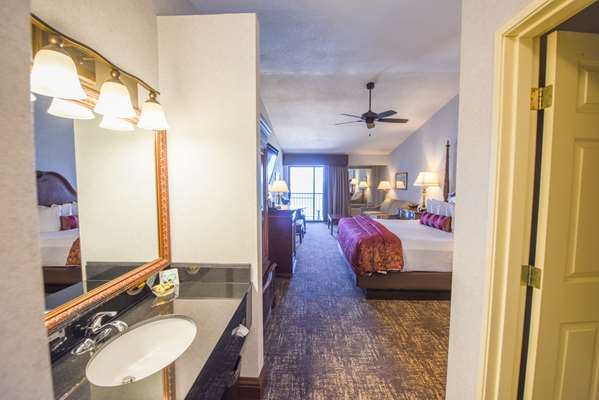  - Best Western Plus Dockside Waterfront Inn Mackinaw City - I-75, Exit 338