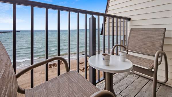  - Best Western Plus Dockside Waterfront Inn Mackinaw City - I-75, Exit 338