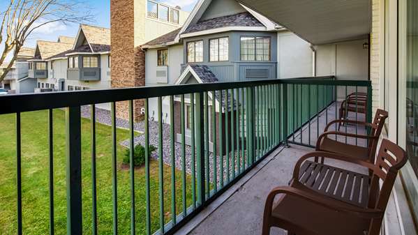  - Best Western Plus of Birch Run Hotel - I-75, Exit 136